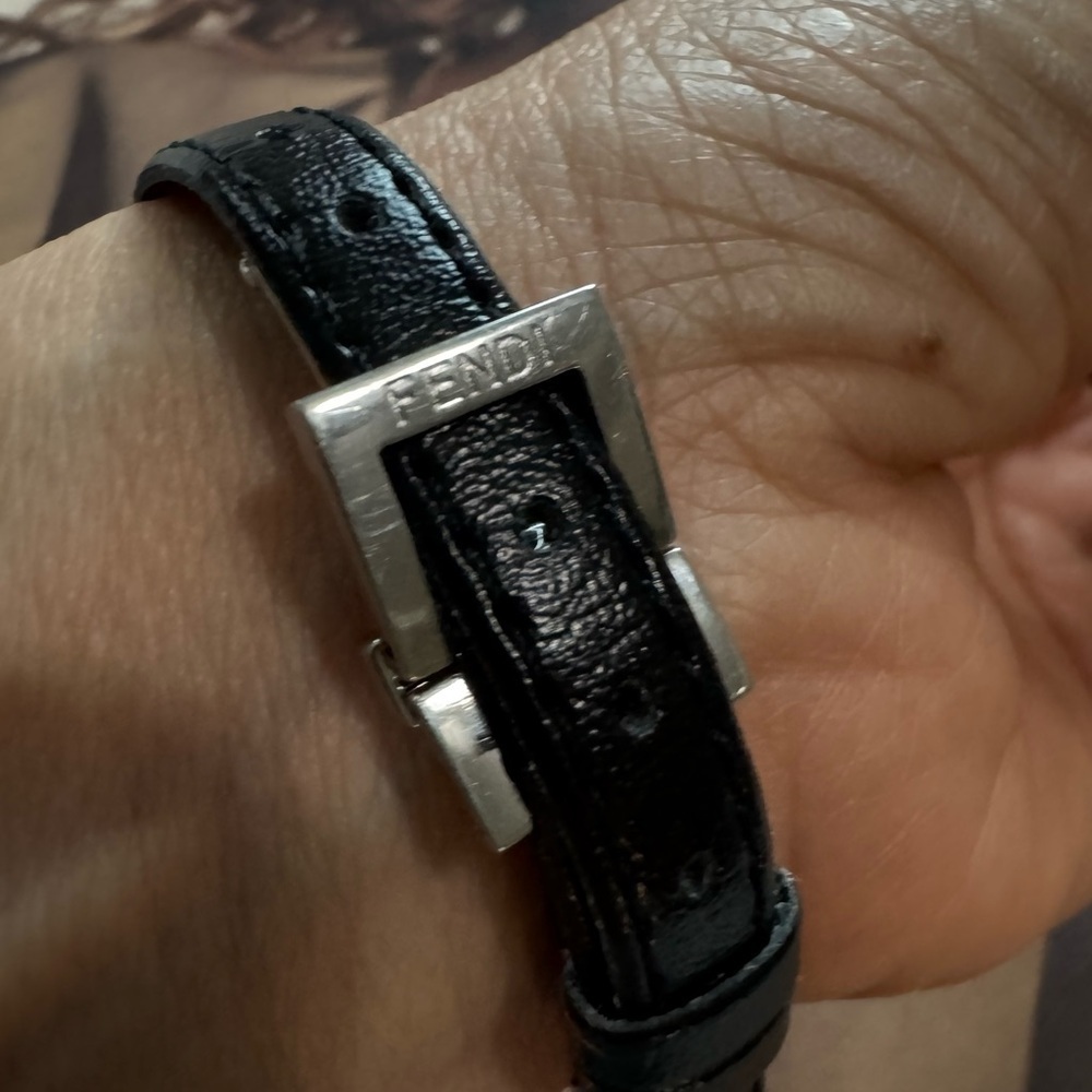 Authentic Fendi Silver Rectangular Watch with Black Leather Strap - Picture 5 of 7